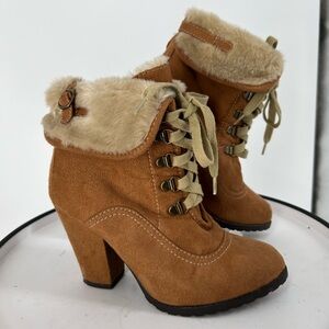 Soda‎ benji-m tan faux suede lace up  platform, faux fur boots.